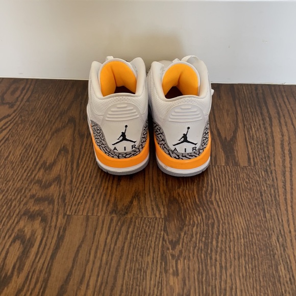 Jordan 3 Retro Yellow Women - Picture 2 of 3
